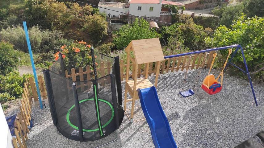 Casa rural para 5 personas, con vistas además de jardín y piscina en Canillas de Aceituno - 2