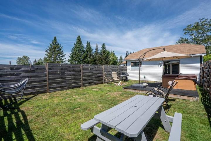 Ferienhaus für 2 Personen, mit Terrasse und Whirlpool, mit Haustier in New Hampshire