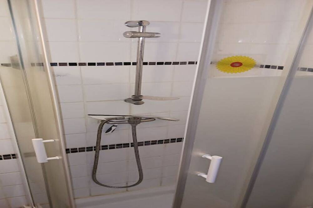 Ganze Wohnung, Independent Studio Kitchen&Shower /Free Parking in Poitiers, Vienne