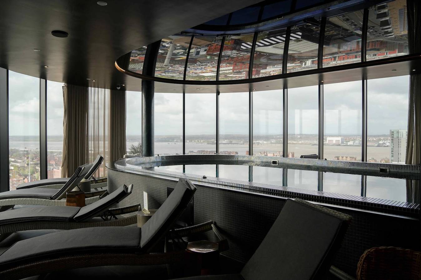 Appartement entier, Appartement urbain de luxe - Spa - Piscine - Terrasse - Salle de sport - Parking - Manchester in Grand Manchester