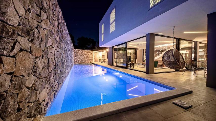 Villa pour 8 personnes, avec Balcon ainsi que Balcon/Terrasse et Terrasse à Sutivan
