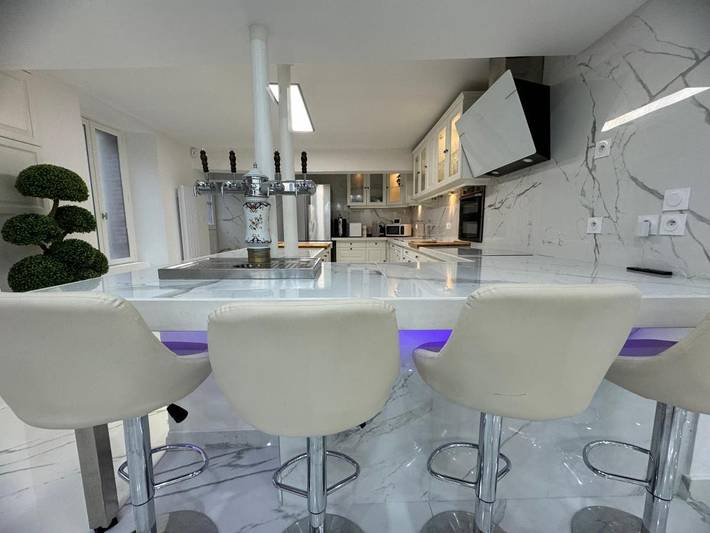 Location de vacances pour 10 personnes, avec terrasse et vue à Villeneuve-sur-Yonne - 4