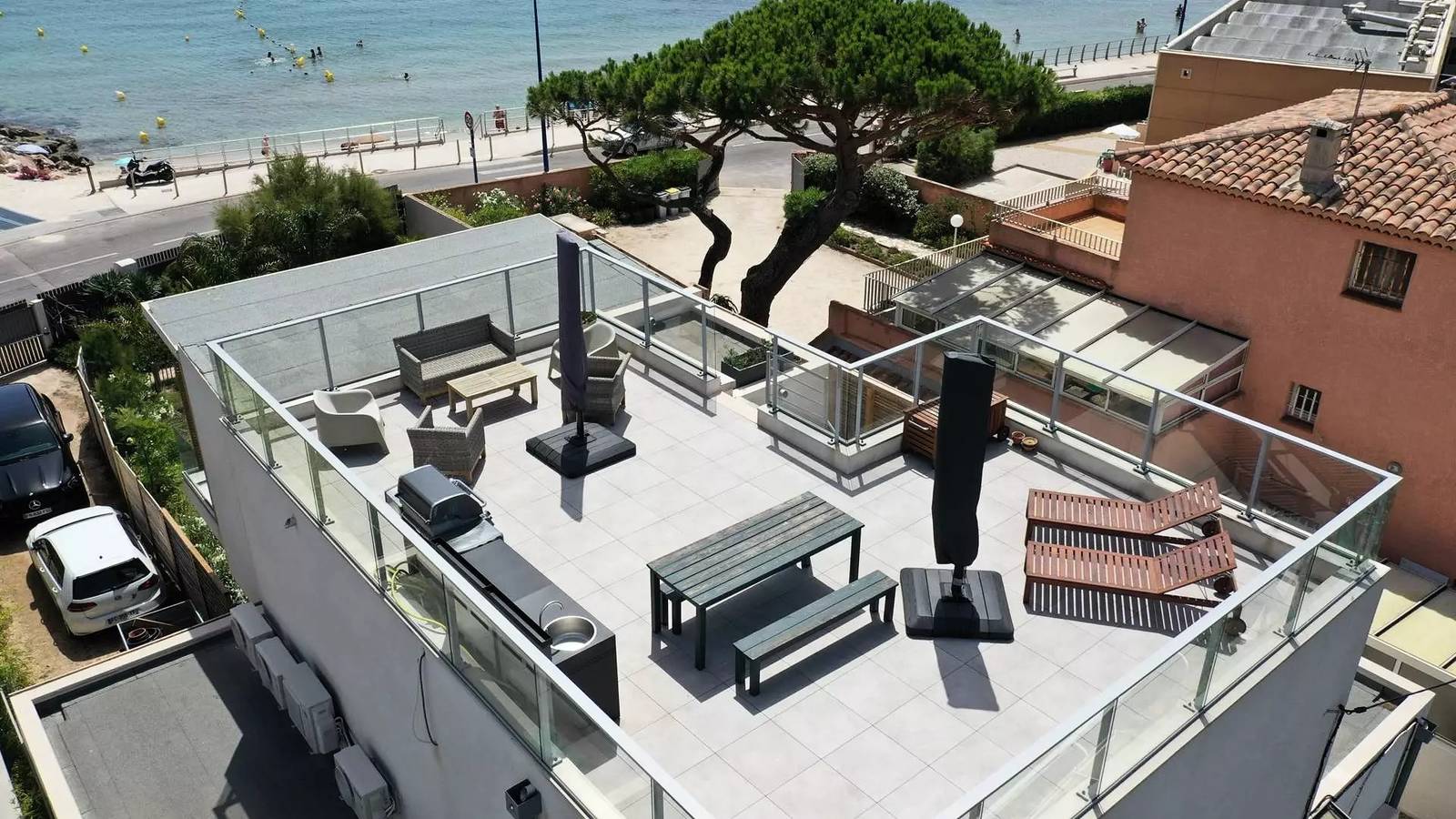 Villa climatisée pour 7 personnes vue mer, roof top et accès plage à Hyères in Hyeres, Parc national de Port-Cros