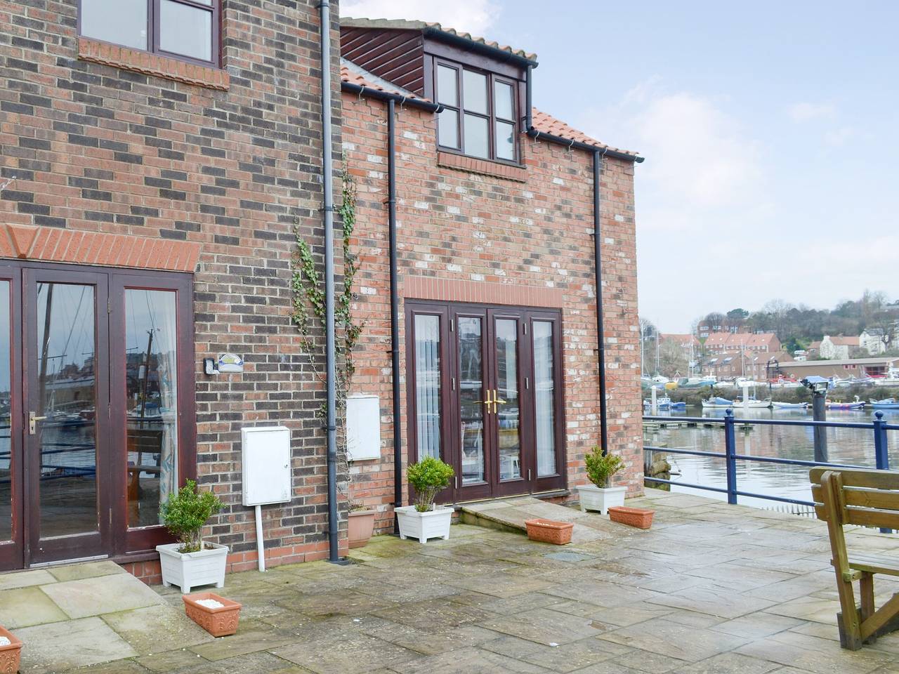 Moon River Cottage in Whitby, North York Moors National Park