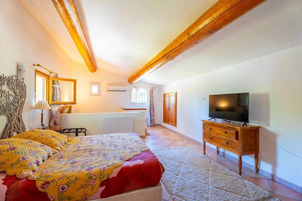 Belle Villa Provençale Dans Parc Paysagé de 2Ha Avec Piscine, Sauna, Balnéo in Grans, Costa mediterránea (Francia)