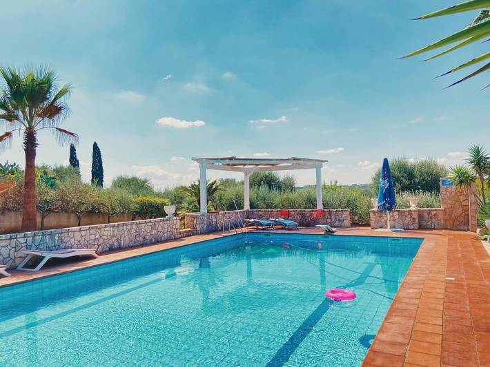Villa per 8 persone, con giardino e piscina nonché panorama, con animali domestici - 1