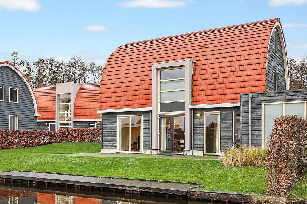 Luxury bungalow for 10 persons in Drenthe