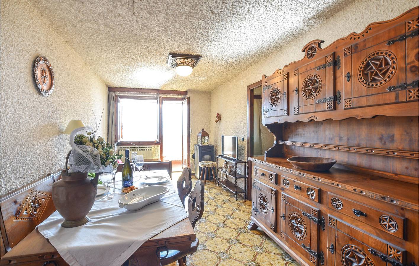 Ganze Ferienwohnung, Gemütliche Wohnung mit Parkplatz, Küche und Internet in Prato Nevoso, Artesina