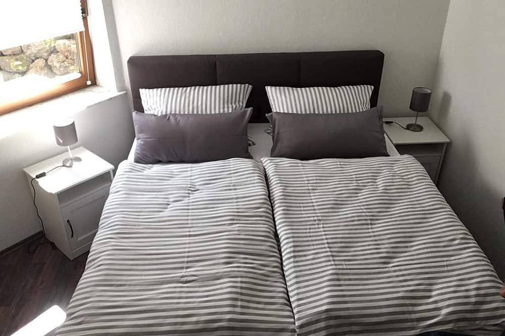Ganze Wohnung, Fewo Zum Heilbrünnchen - Appartement/Fewo, Badewanne, 1 Schlafraum in Emmelshausen, Hunsrück