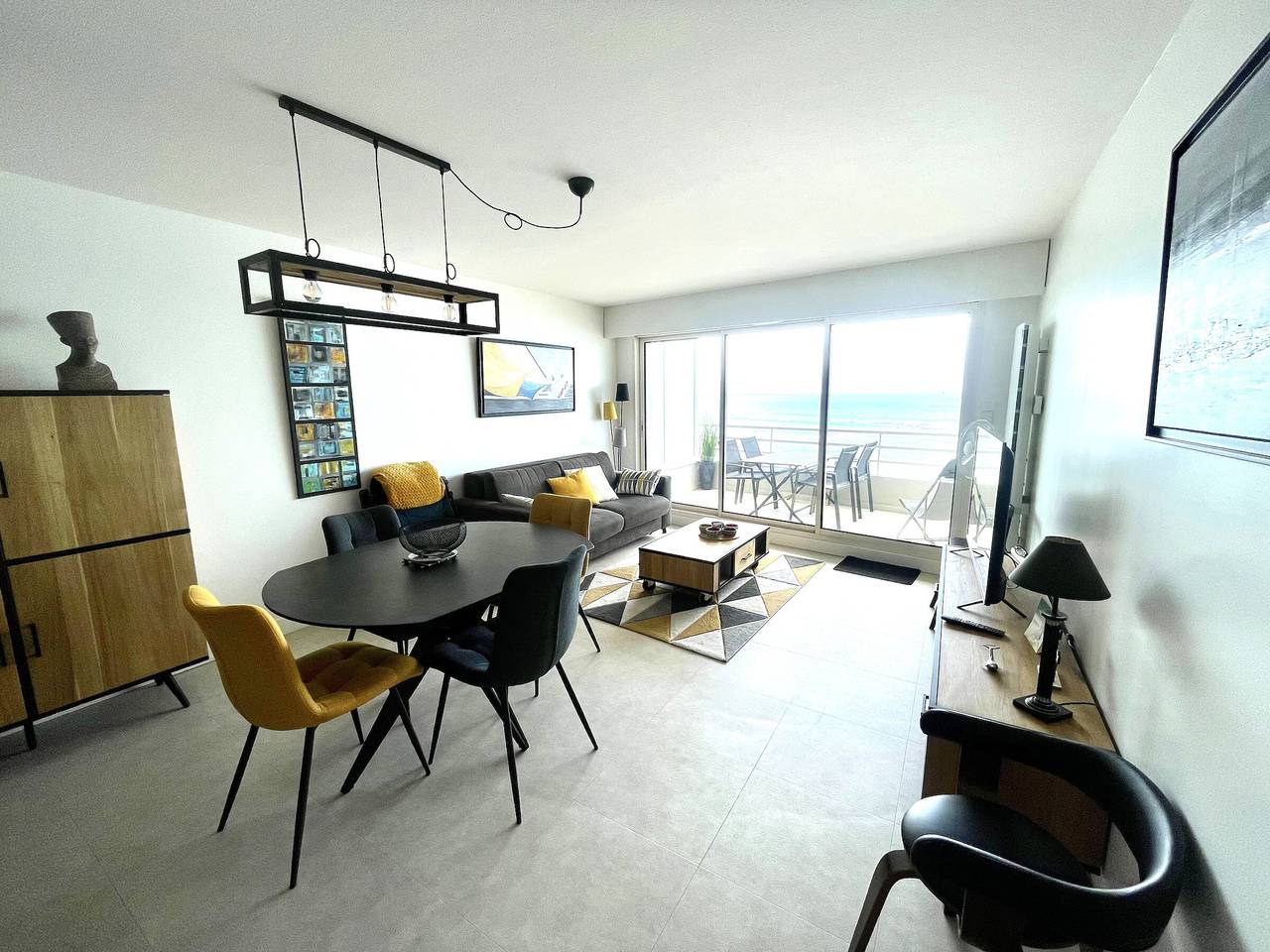 Appartement entier, Appartement moderne face mer avec garage et Wifi gratuit in Les Sables-d'Olonne, Vendée