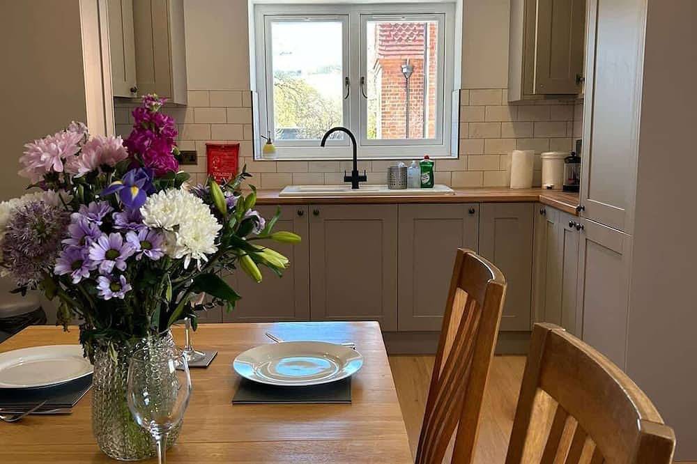 Goring River Retreat with Gym and Wellness area in Goring, North Wessex Downs