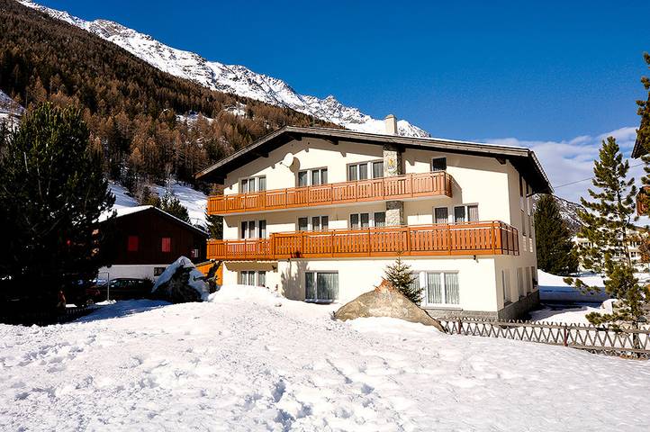Ferienhaus für 29 Personen, mit Ausblick in Saas-Grund
