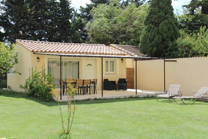 Location de vacances pour 4 personnes, avec vue et jardin à Sarrians - 2