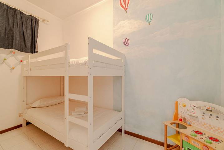 Gîte pour 5 personnes, avec jardin à Sori - 4