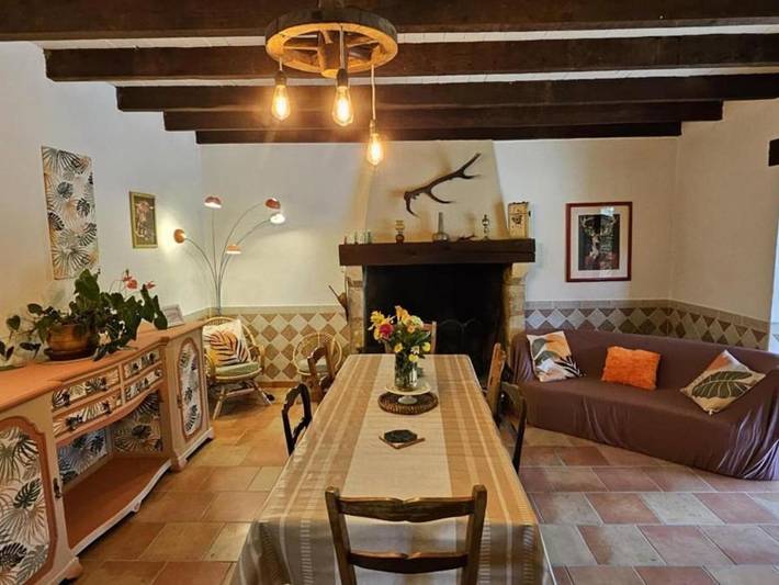 Location de vacances pour 8 personnes, avec terrasse ainsi que jardin et jacuzzi à Biron - 2