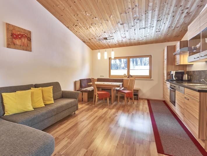 Ferienwohnung für 3 Personen, mit Ausblick und Terrasse sowie Garten in Längenfeld - 2