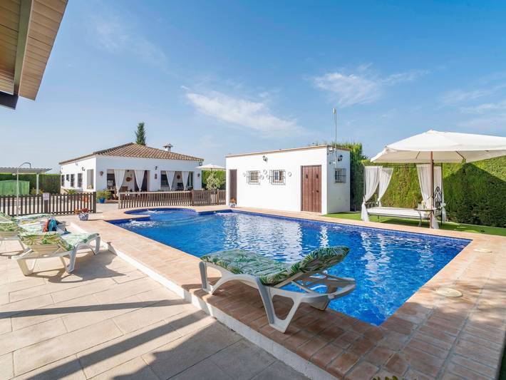 Casa rural para 6 personas, con jardín y piscina en Campiña de Morón y Marchena