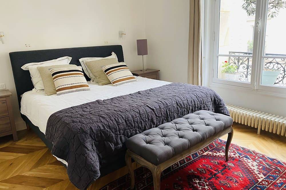 Ganze Wohnung, Luxueux 4 Br Haussmanian Apt 165m2 / 2 king 2 queen size beds in 10e Arrondissement, Paris