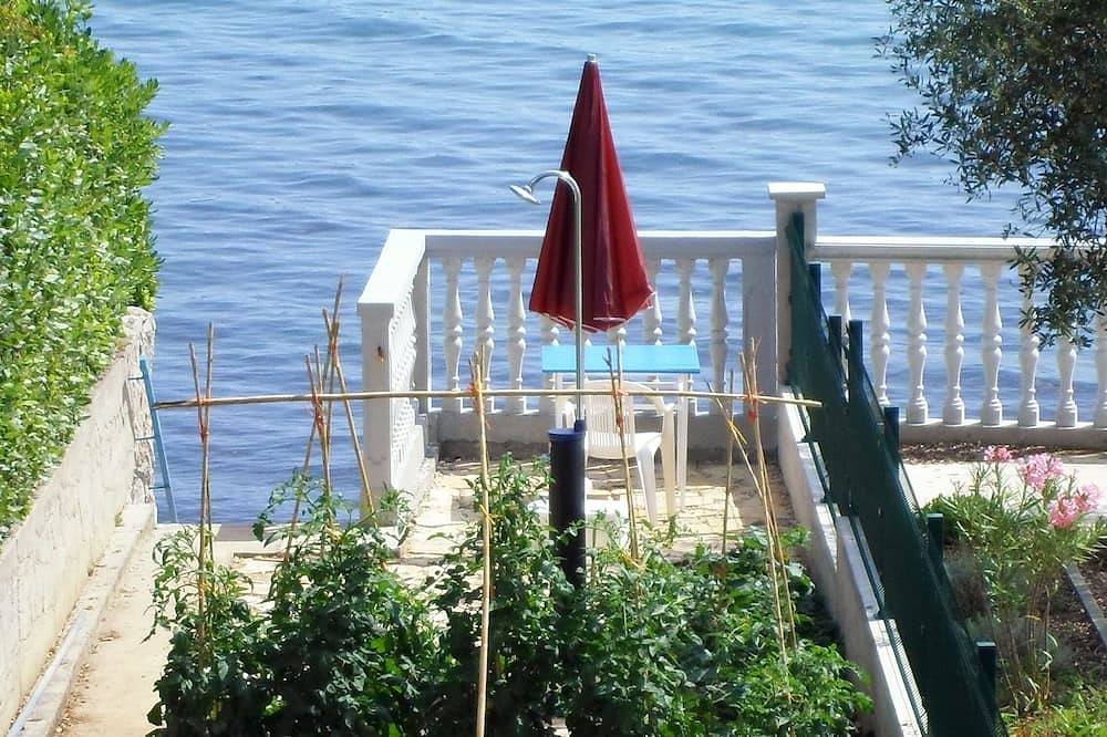 Ganze Wohnung, 3-Zimmer-Ferienwohnung am Strand Tkon, Pasman in Tkon, Pasman