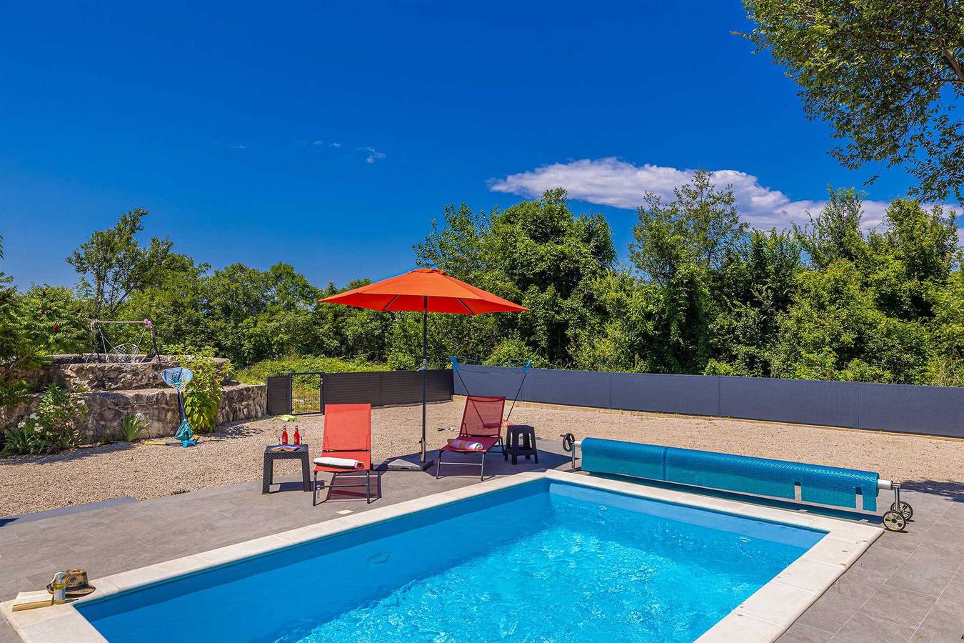 Ganze Wohnung, Ferienhaus Charming mit privatem Pool in Kras, Krk