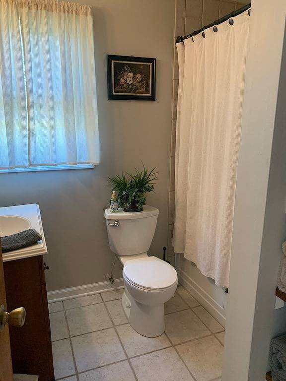 Guilford home -self check in, off-street parking in Guilford, Connecticut