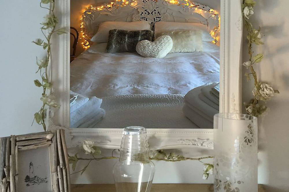 One night stays available at cozy, Listed boutique cottage with log burners in Hastings, East Sussex