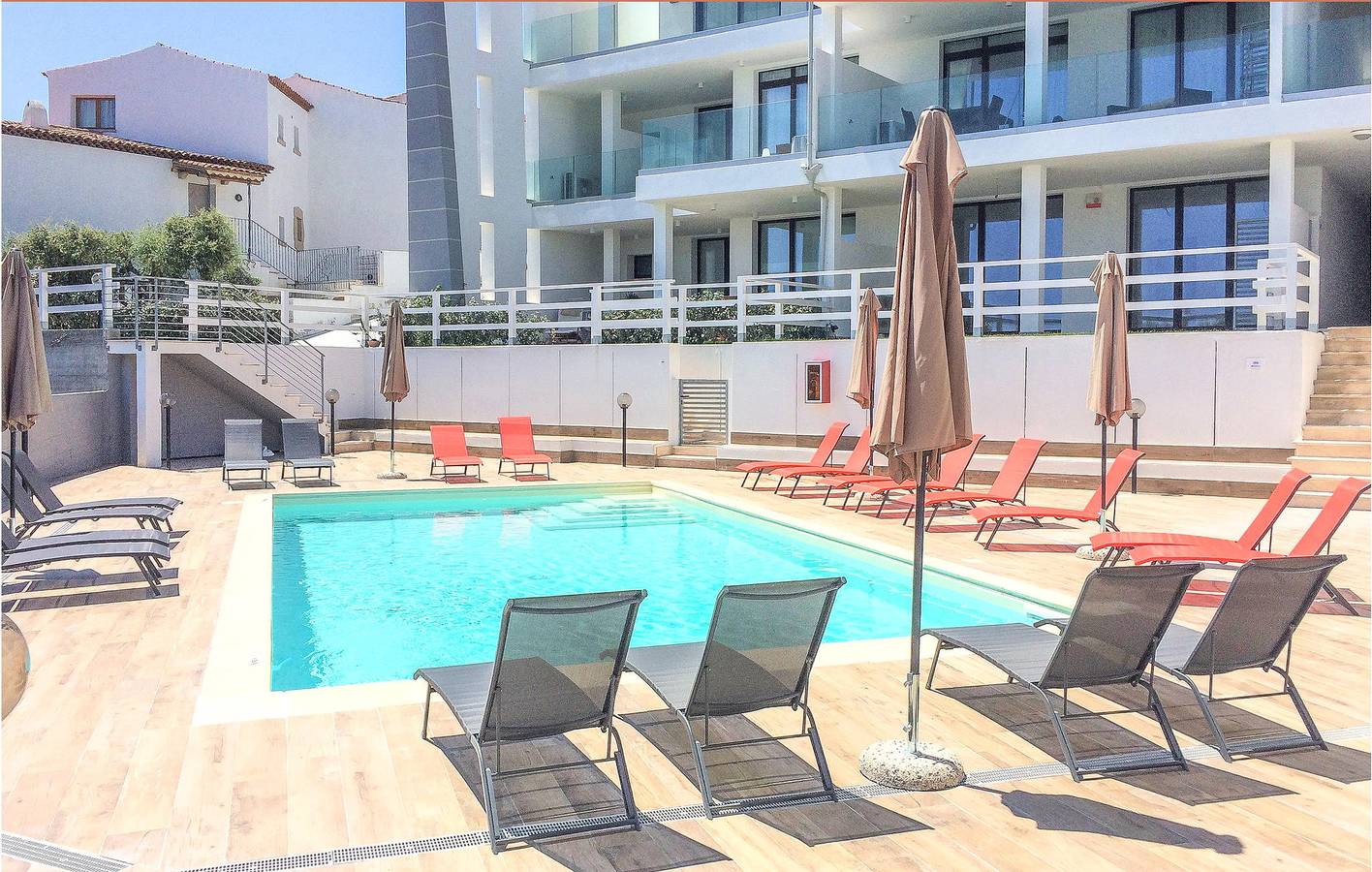 Ganze Ferienwohnung, Apartment mit Meerblick, Parkplatz, AC, Pool und WiFi in Cannigione, Arzachena