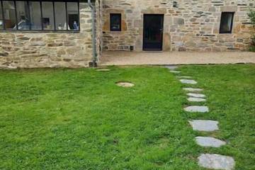 Gîte pour 6 personnes, avec jardin dans Botmeur