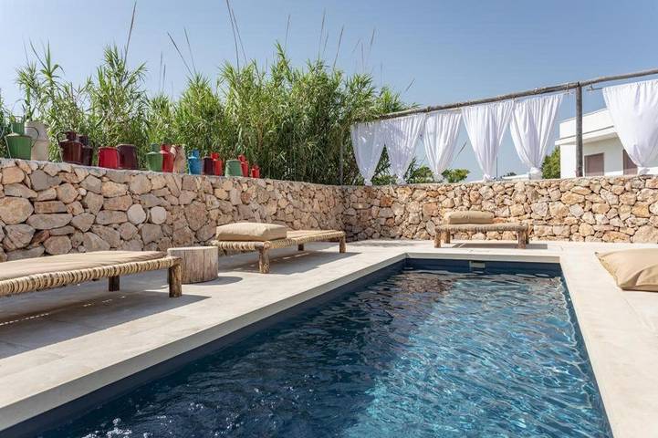 Location de vacances pour 2 personnes, avec piscine ainsi que vue et jardin à Sant'Isidoro - 4