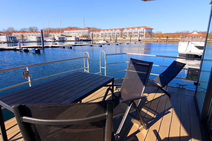 Ferienhaus mit Meerblick für 4 Personen, mit Ausblick und Balkon in Boltenhagen