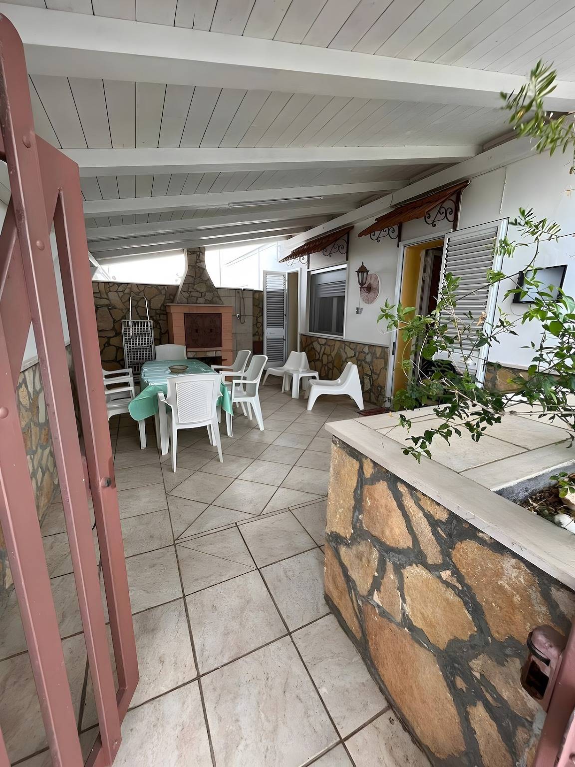 Geheel appartement, Appartement 'Villa Burdi' met Zeezicht, Privéterras en Airconditioning in Capitolo, Monopoli