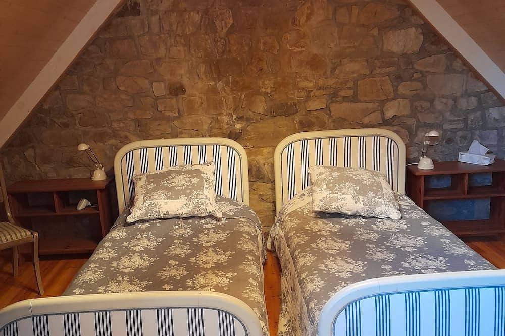 Beautiful traditional Breton house with character in Camaret-sur-Mer, Iroise