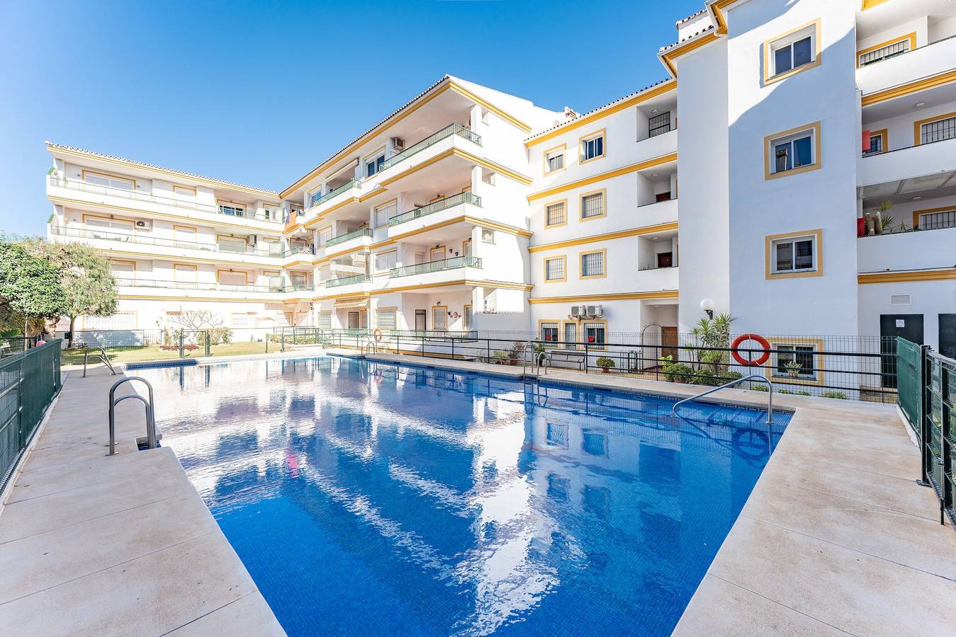 Entire apartment, Apartment '234 Parque Playa La Cala' with Shared Pool, Wi-Fi and Air Conditioning in La Cala de Mijas, Mijas
