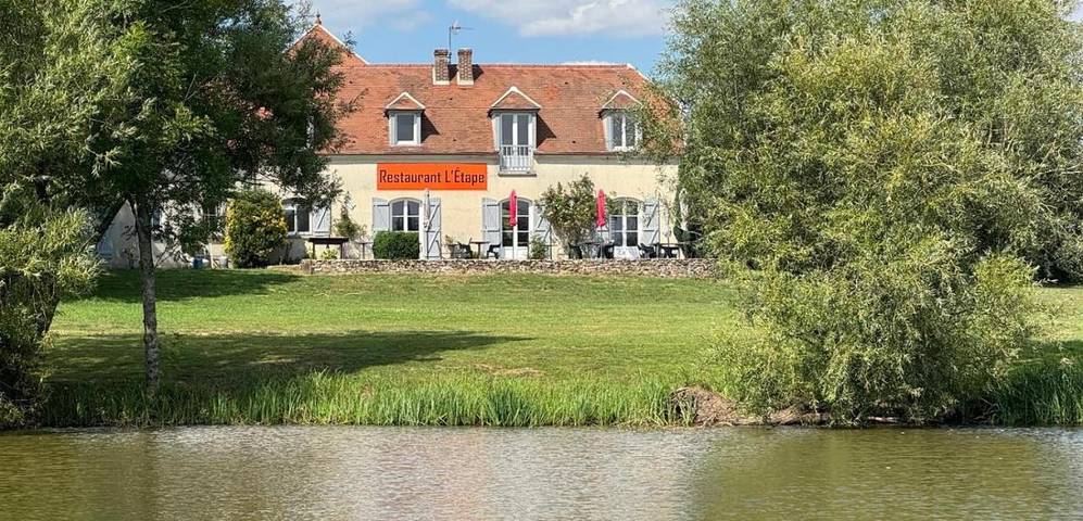Hôtel pour 2 personnes, avec vue et jardin, animaux acceptés à Beuvardes