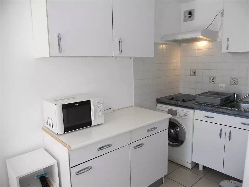 Estudio entero, Planta baja: Studio Cabine 4 plazas con plaza de aparcamiento in Port-la-Nouvelle, Region de Narbonne