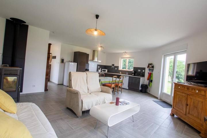 Location de vacances pour 4 personnes, avec jardin et terrasse à Tocane-Saint-Apre