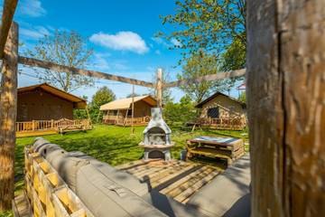 Camping für 2 Personen, mit Garten in Holländische Küste