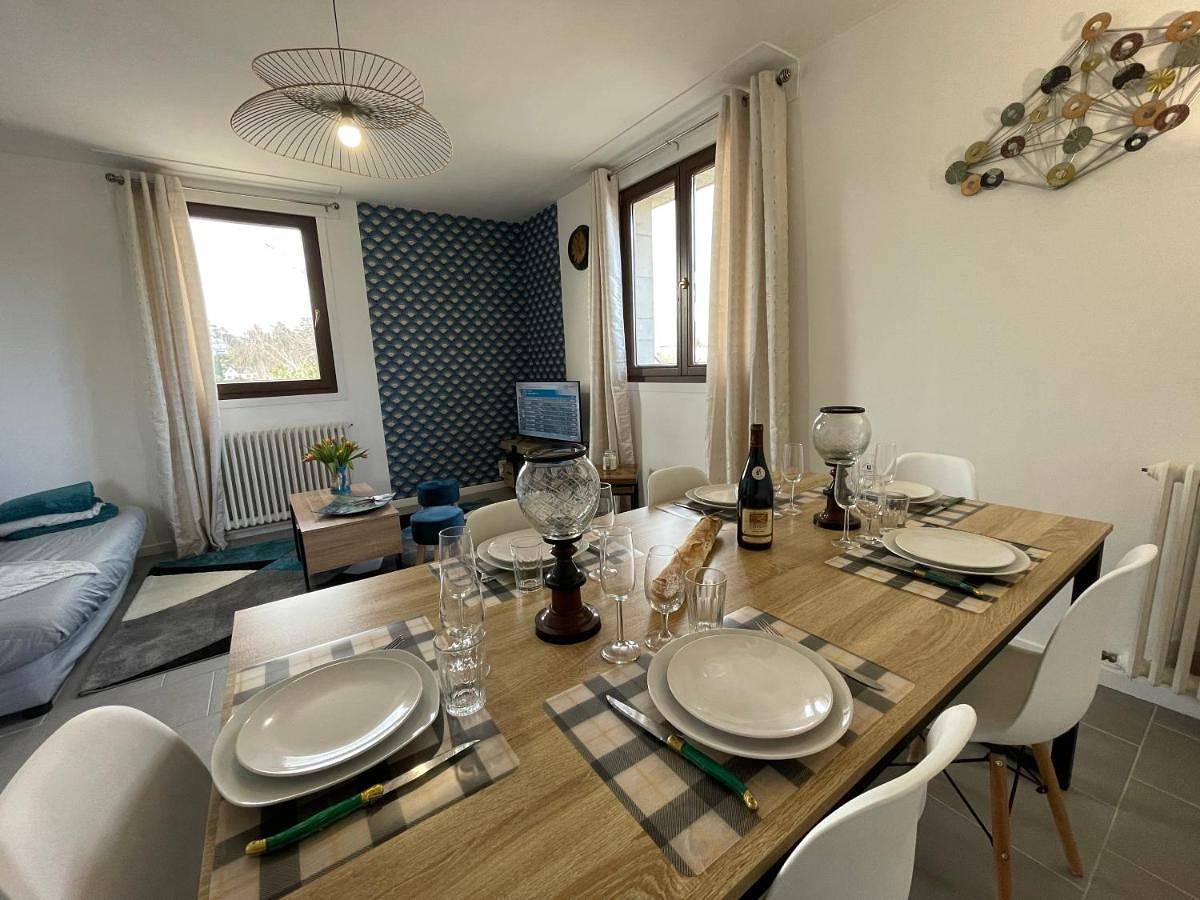 Appartement entier, Three-Bedroom Apartment in Gennes-Val-de-Loire, Vallée de la Loire