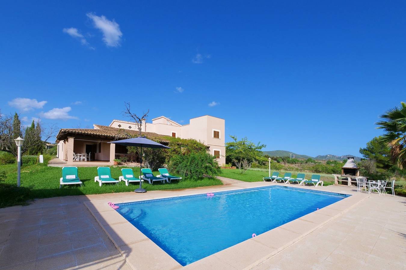 "Finca Port Vert2 con vistas a la montaña, piscina, Wi-Fi, terraza y jardín in Son Servera, Mallorca Este