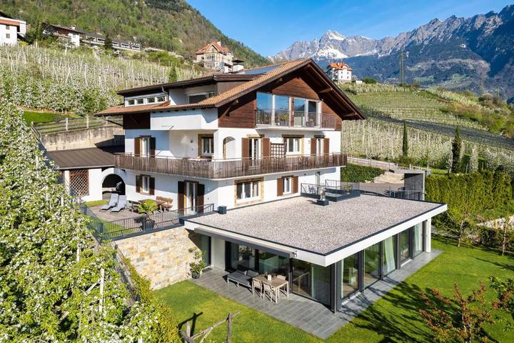 Ferienwohnung für 5 Personen, mit Ausblick und Terrasse, kinderfreundlich in Marling