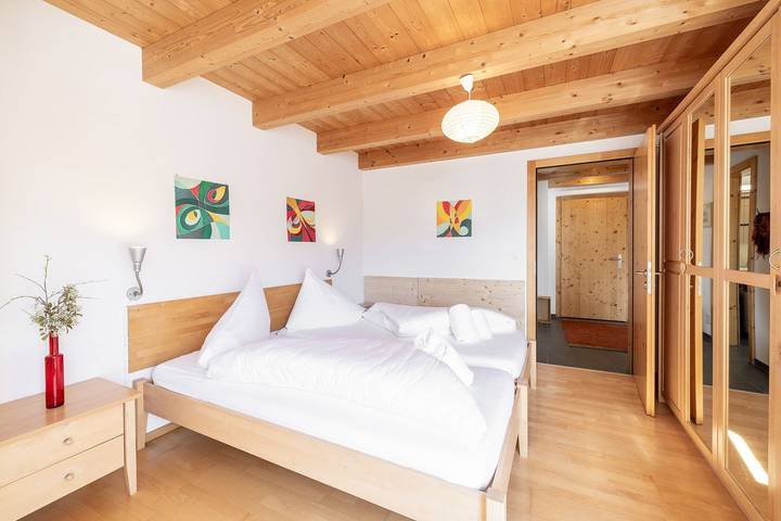 Appartement entier, Appartement de vacances pour 4 personnes avec balcon in Sent, Lower Engadine