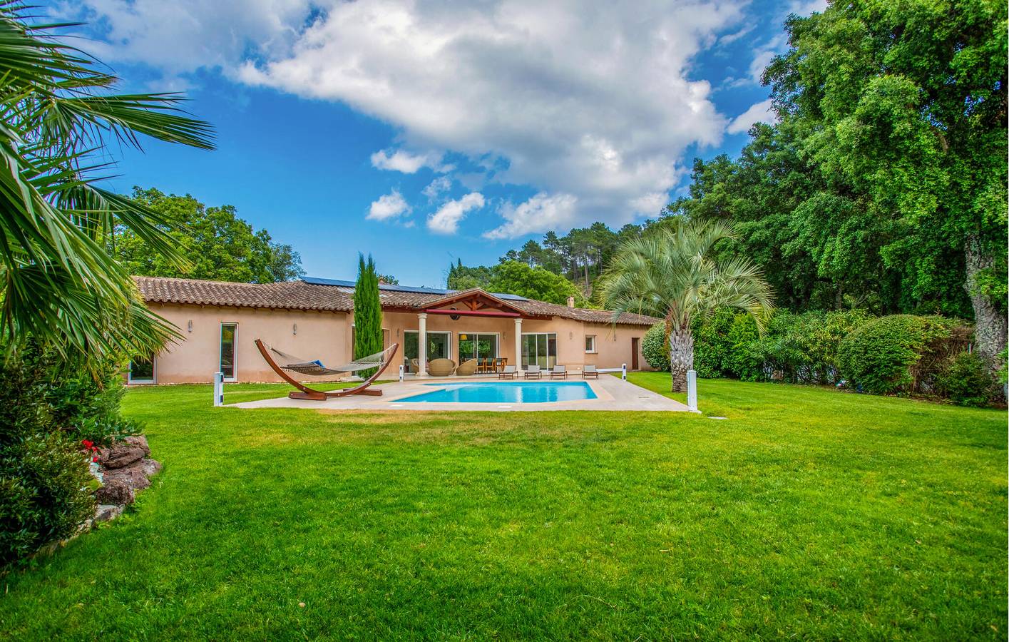Gemütliche Wohnung mit Pool und Terrasse bei Les Adrets-de-l'Estérel in Frejus, Massif de l'Esterel