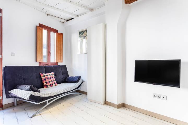 Gehele studio, Studio Appartement '2º In Het Oude Centrum' met Balkon, Wifi en Airconditioning in Valencia City Centre, Valencia