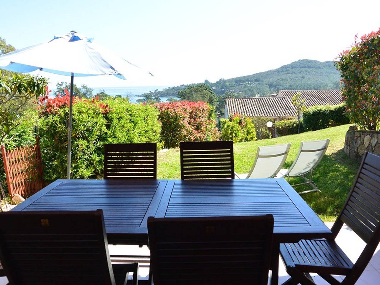 Ganze Wohnung, Wohnung für 7 mit Pool und Tennis 500m vom Strand in Favone, Conca