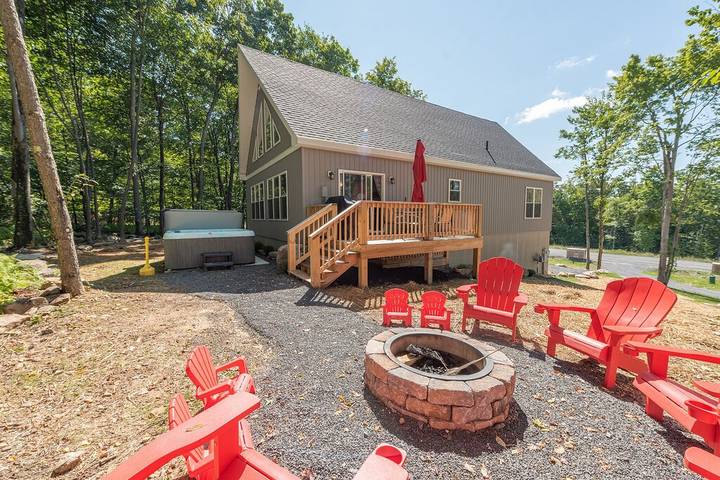 Holiday home for 14 people, with balcony and hot tub as well as pool - 1
