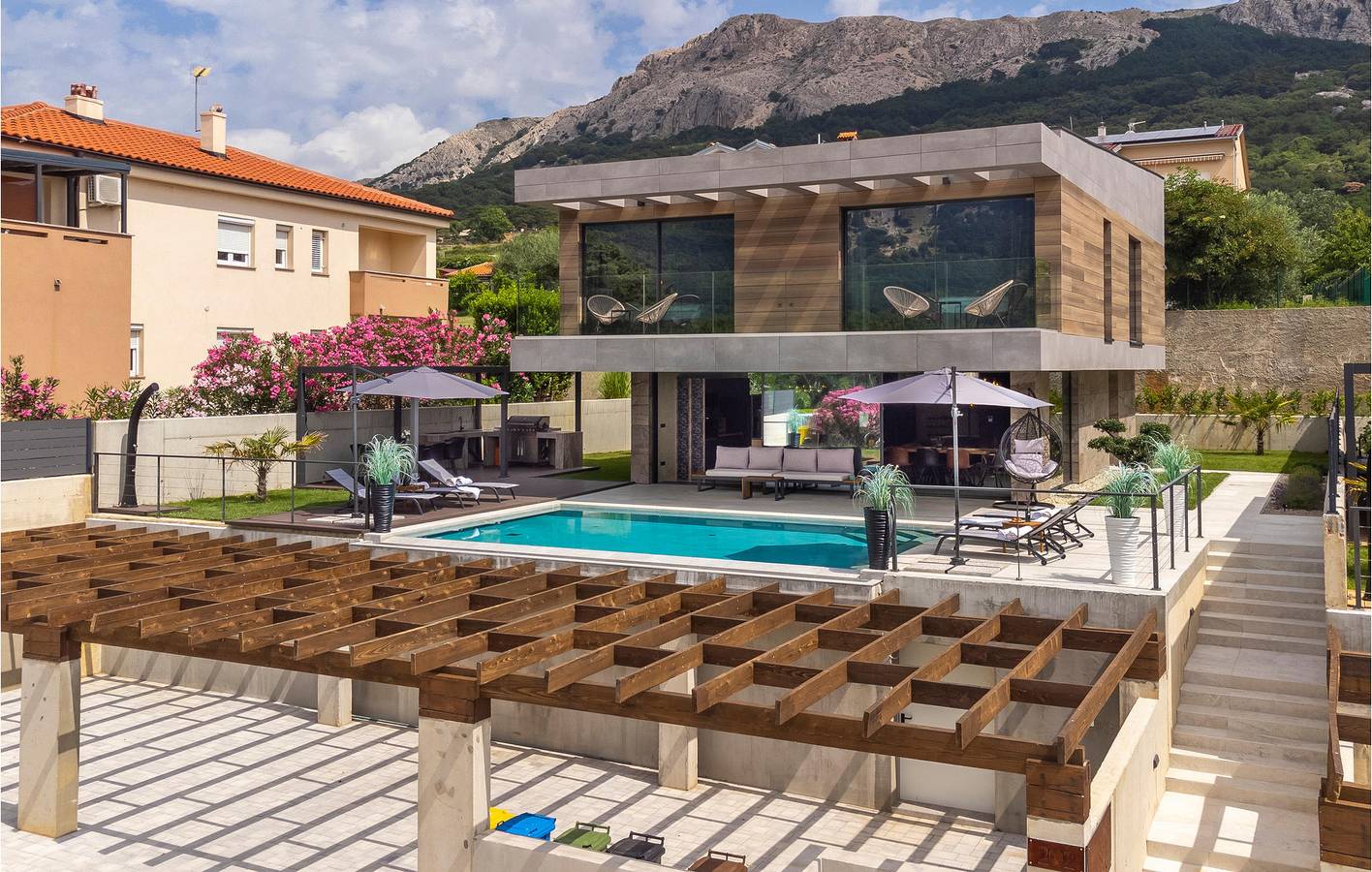 Charmantes Apartment mit Terrasse, Parkplatz und WLAN in der Nähe des Strandes Vela Plaža in Baska, Krk