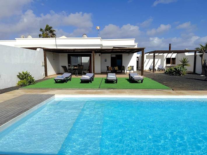 Chalet para 4 personas, con piscina y jardín en Lanzarote - 2