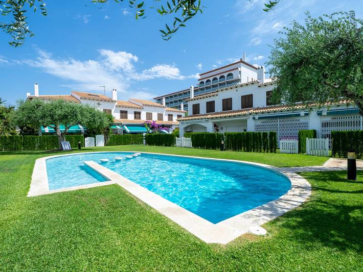 Apartamento para 6 personas, con Terraza además de Jardín y Piscina en Vendrell