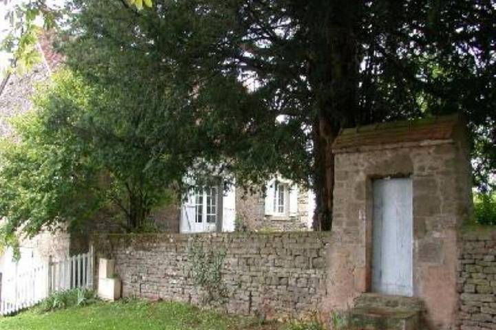 Gîte pour 7 personnes, avec jardin, animaux acceptés à Champallement