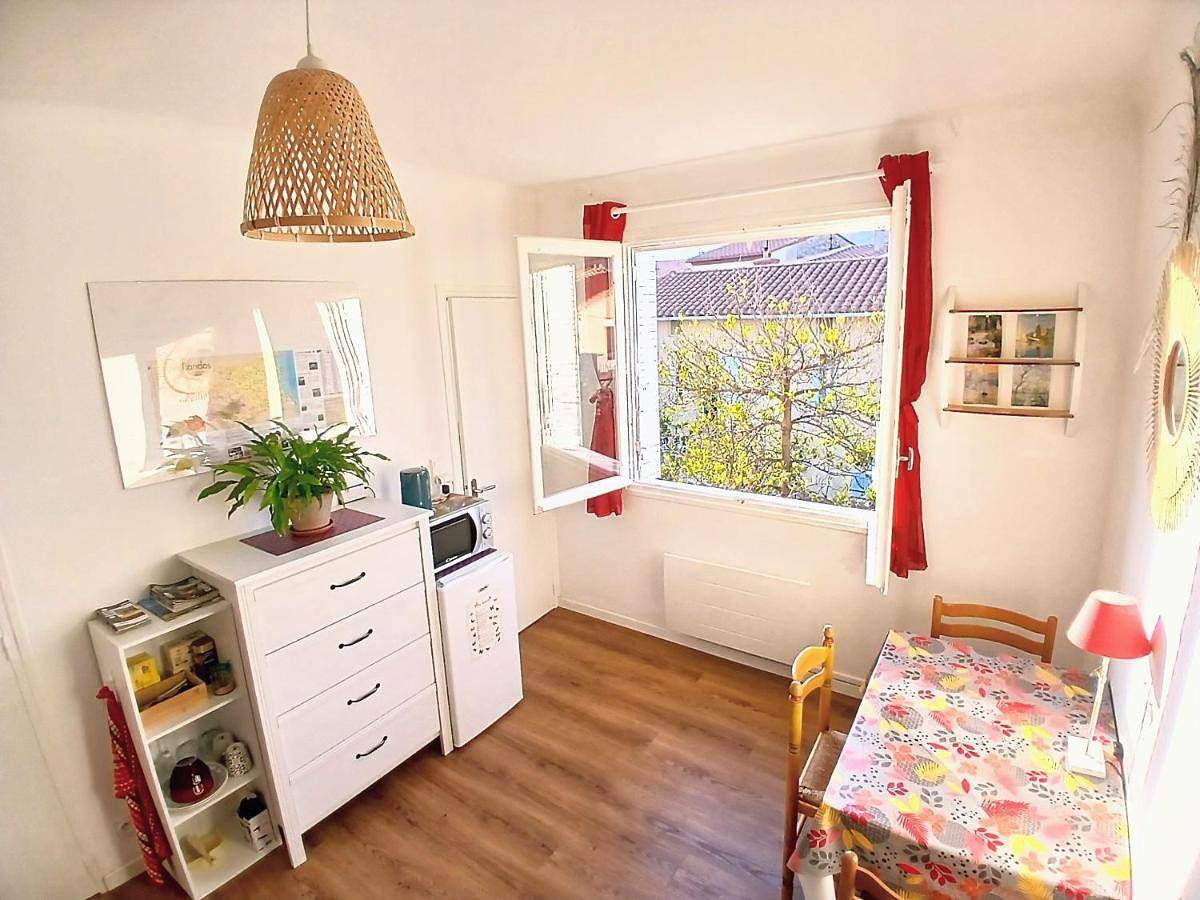 Appartement entier, Chambre indépendante - accès privé et autonome - proche centre ville in Prades, Région de Prades